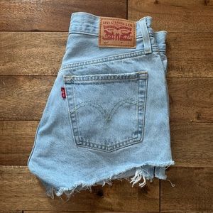 Levi’s 501 Original High-Rise Shorts in size W25